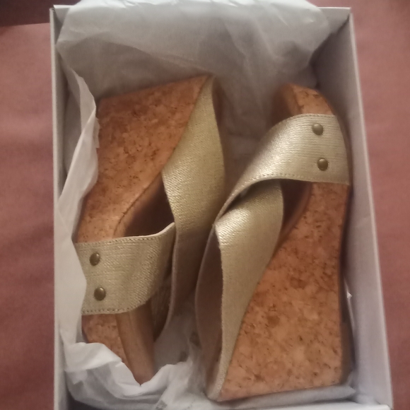 White Mountain Banner Sandals - Picture 5 of 6